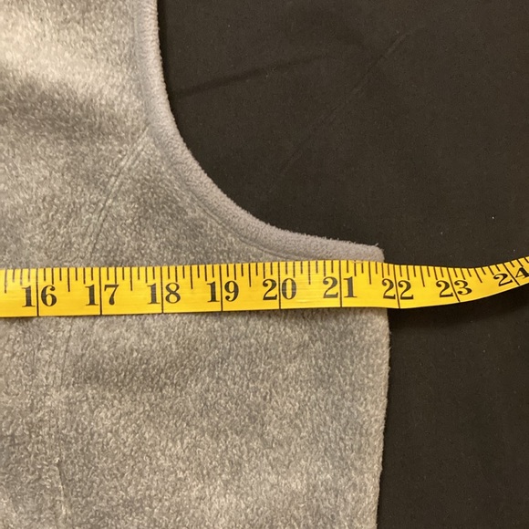 🔥Host Pick Karen Scott Petite Large, Heather Grey Vest, Zippered Pockets. - Picture 10 of 14
